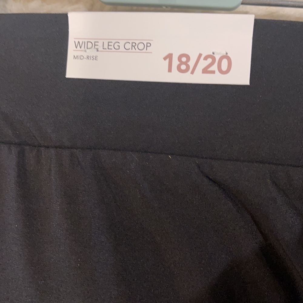 Lane Bryant Knit Kit Pull-On Wide Leg Capri 18/20W - Picture 5 of 9